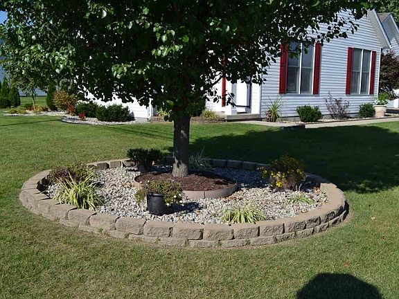 3rd image of 203 Deer Park Ct