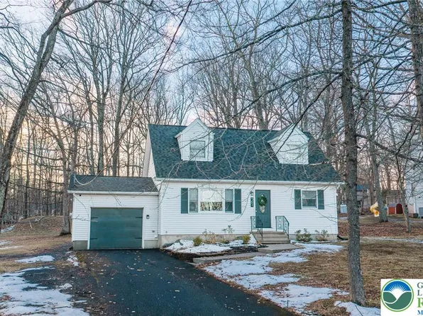 21 Lenape Dr, East Stroudsburg, PA 18302