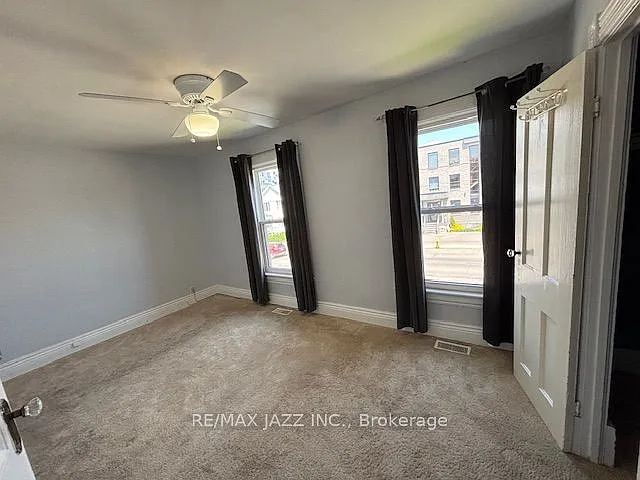 177 Athol St E — Photo 16