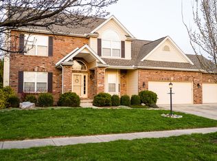 1608 River Bluff Dr, Mahomet, IL