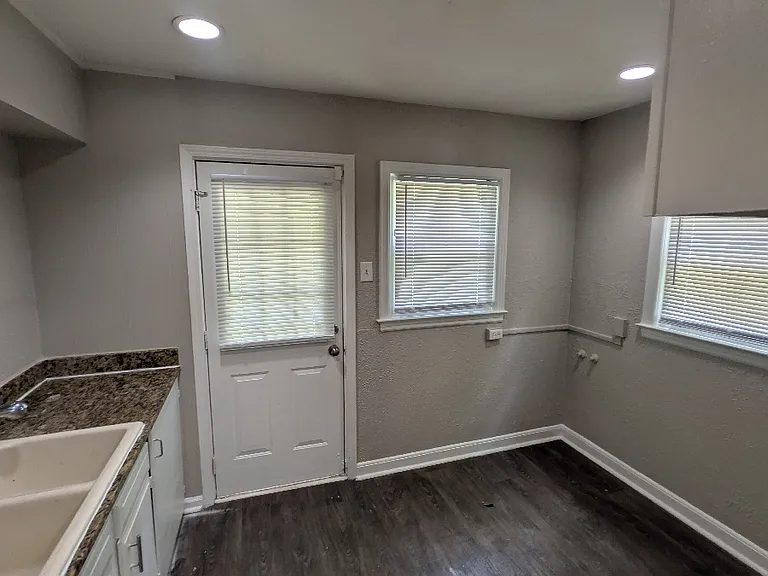 3766 Guernsey Ave — Photo 12