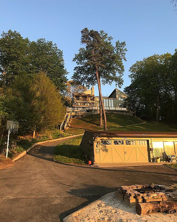 2nd image of 960 Indian Landing Rd