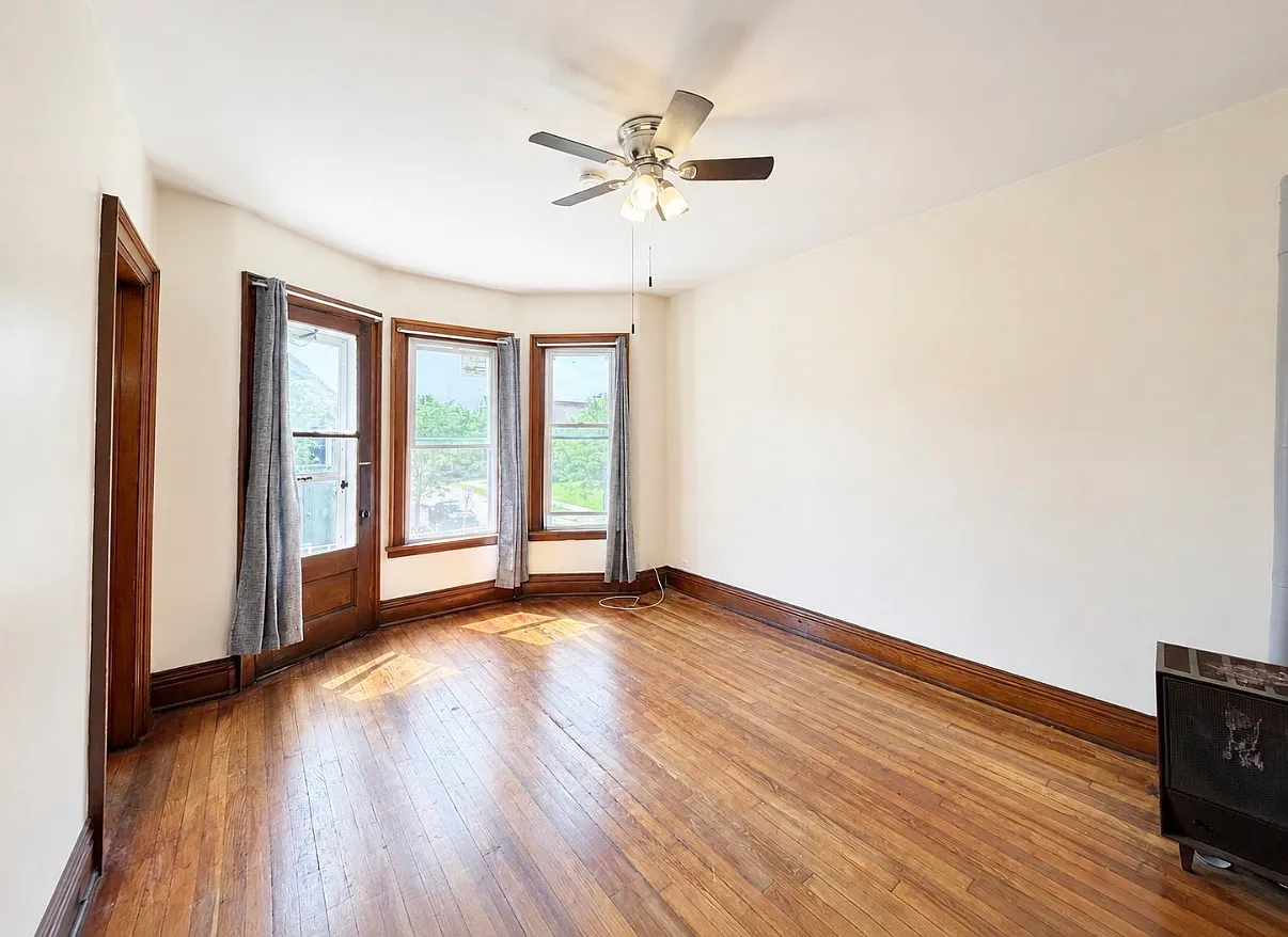 1 bed, 1200 sqft, $1,100 — Photo 3