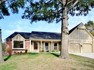 11505 Bradshaw St, Overland Park, KS 66210