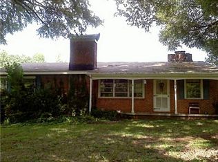 1103 S 2nd Ave, Siler City, NC 27344