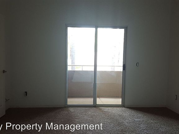 5th image of 1377 Oakdale Ave APT 5