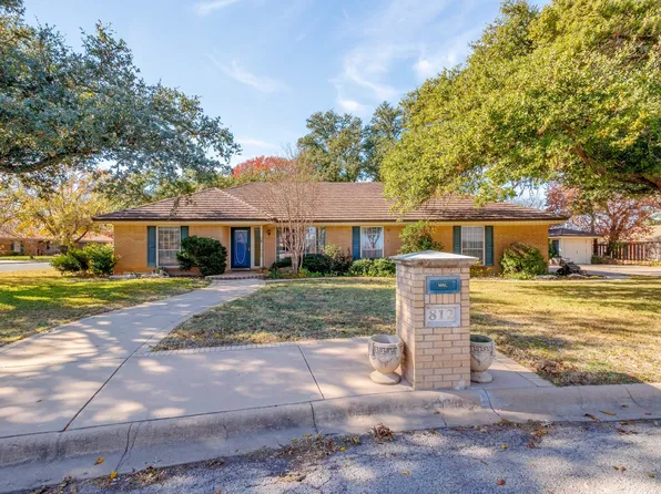 812 High Rd, Coleman, TX 76834