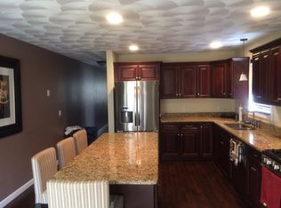 98 Oakland Ave, Providence, RI 02908