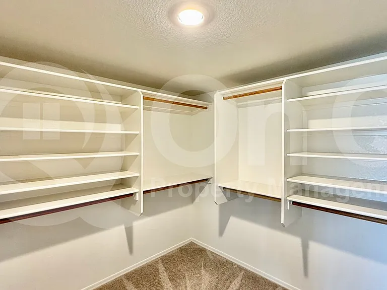 1481 E Cheyenne St — Photo 30