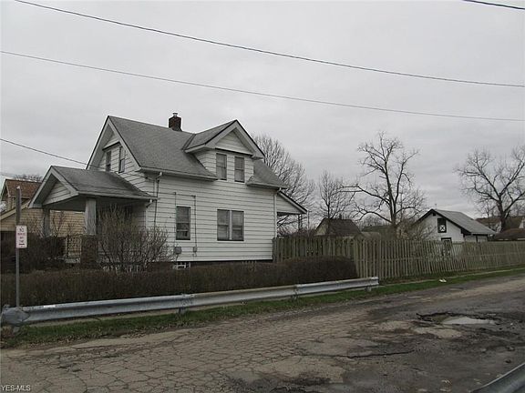 5th image of 12625 Kirton Ave