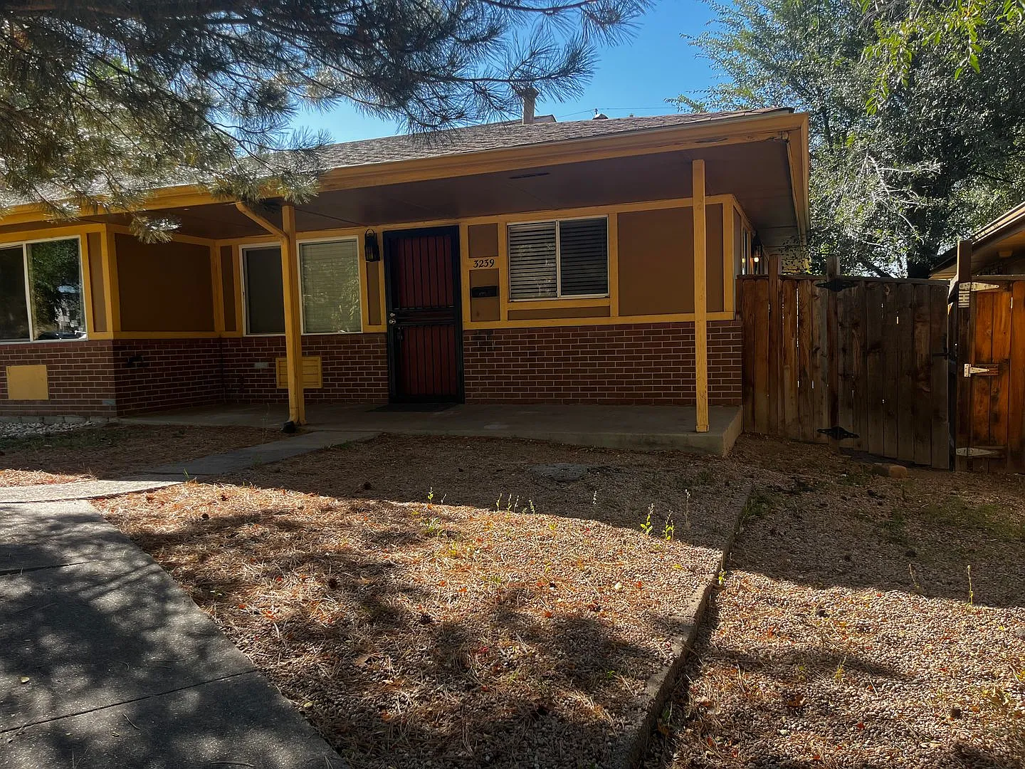 2 Bed, 1 Bath Patio TownHome in the Clayton Neighborhood — Photo 2