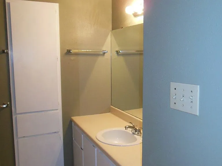 4504 Chase Cir — Photo 9