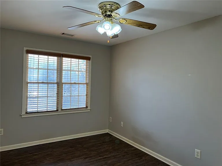2476 Sewell Mill Rd — Photo 30