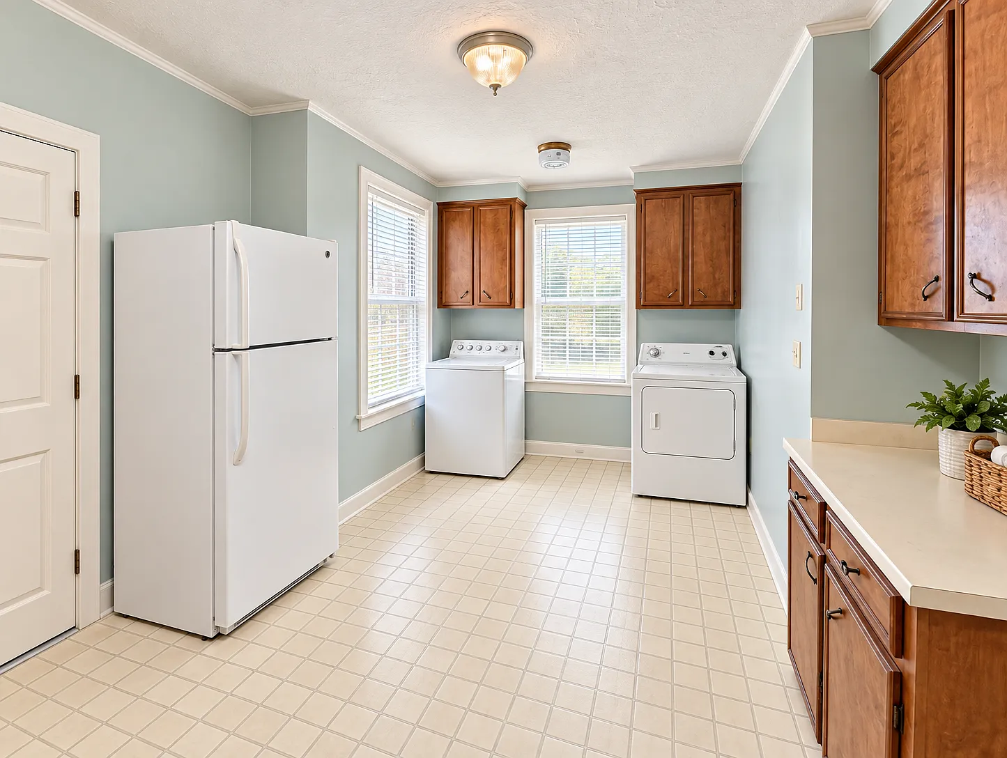 2 bed, 1000 sqft, $1,250 — Photo 3