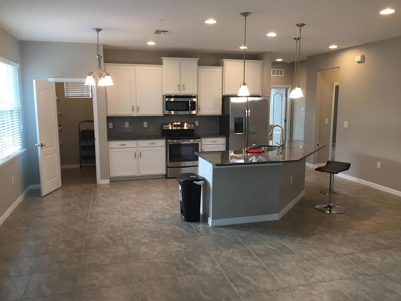 3120 Oriole Dr — Photo 2