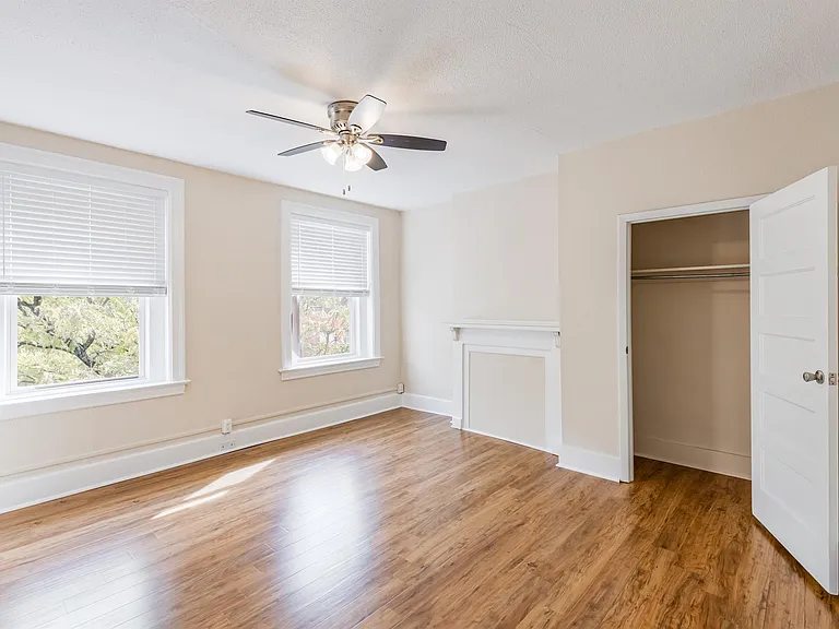 3625 Liberty Ave #2 — Photo 4