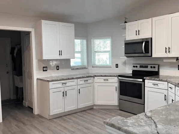 1820 Delki St NW, Palm Bay, FL 32907