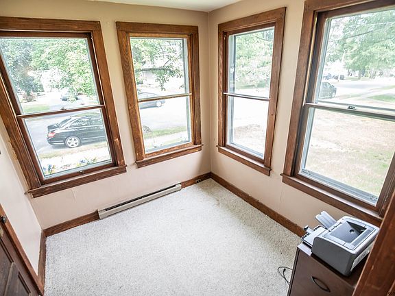 3rd image of 48 Jackson Ave