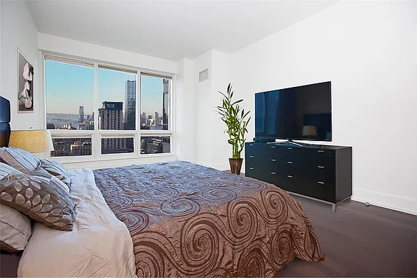 Rented by Compass | media 5