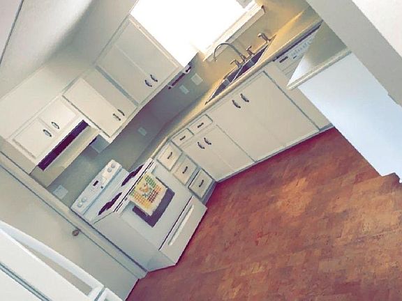 2nd image of 995 Bingman Dr