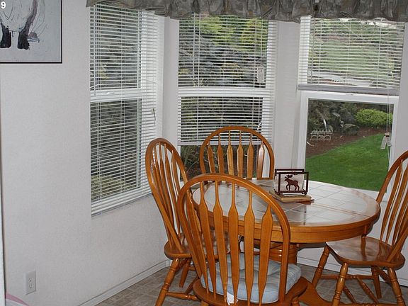 3rd image of 104 Angelcrest Ct