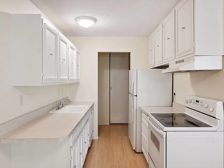 819 Smetana Rd #7 — Photo 7