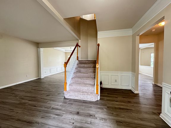 2nd image of 107 Bristolwood Cir