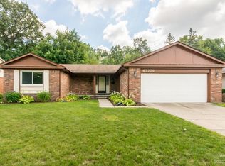 43229 Creekview Dr, Canton, MI 48187
