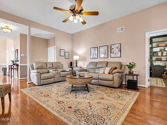 5th image of 7 Murano Road