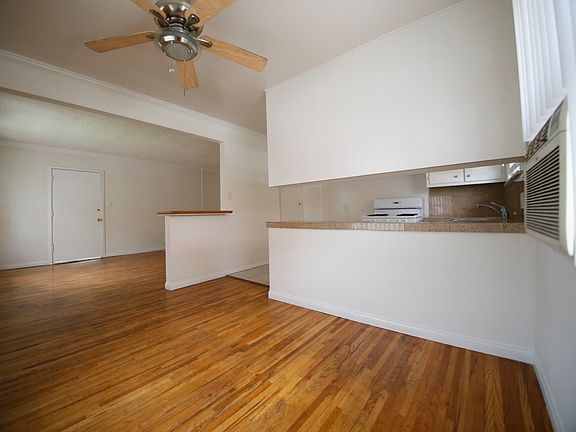 3rd image of 4710 Vantage Ave APT 8