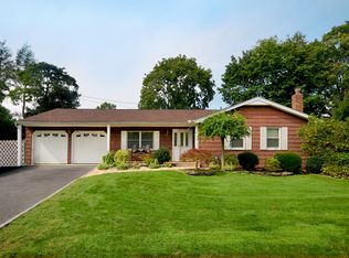 16 Rini Rd, Glen Head, NY 11545