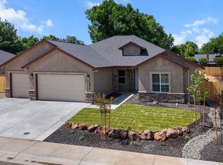 2844 River Mist Ln, Redding, CA 96001