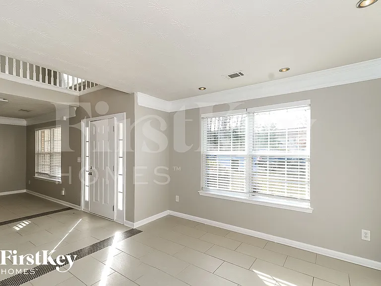 117 River Pass Ct — Photo 3