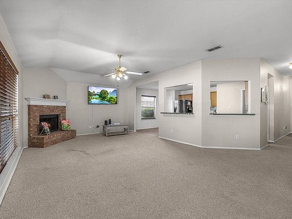 4th image of 7008 Denver City Dr