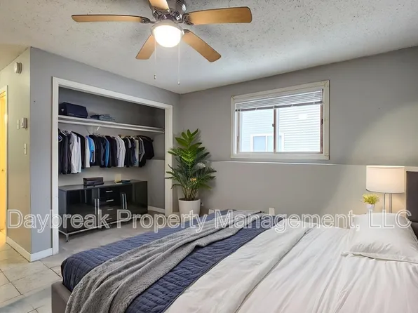 713 30th St N APT 4, Fargo, ND 58102