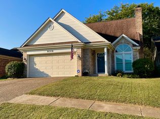 8008 Cloudcroft Ln, Louisville, KY 40220