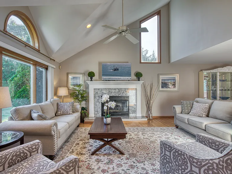 7 Sea Breeze Ave — Photo 3