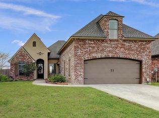 212 Meadow Gate Dr, Lafayette, LA 70508