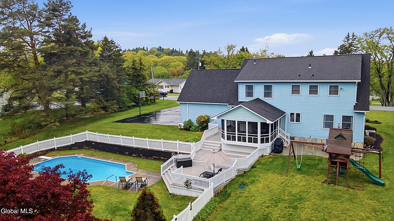 2nd image of 43 Brinker Drive S