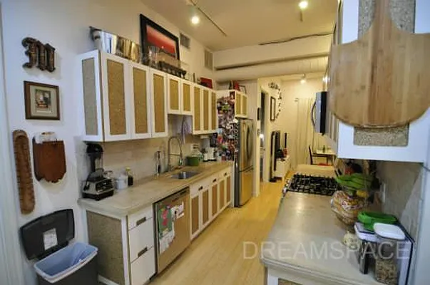 Rented by Dream Space Realty | media 16