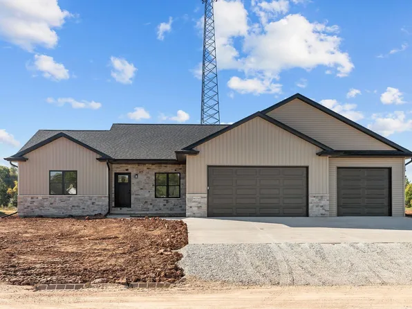 W5765 Roundstone Pl, Menasha, WI 54952