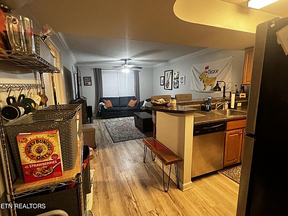 5th image of 1517 Laurel Ave APT 109