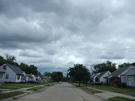 4th image of 21936 Elroy Ave