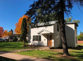 413 Scott St, Waupaca, WI 54981