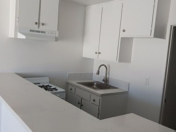3rd image of 18414 Collins St APT 213