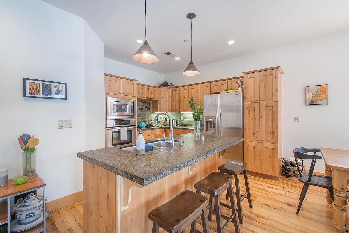 Building Photo - 10183 Palisades Dr #1