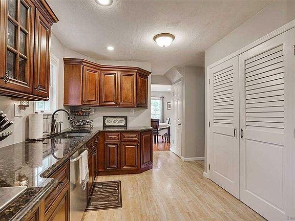 5th image of 38 High Hill Dr