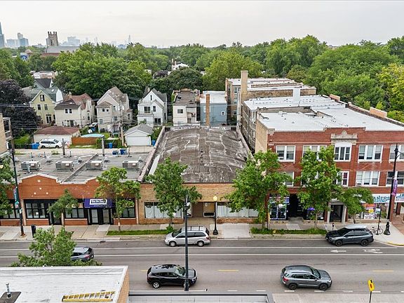 4th image of 1449 W Devon Ave