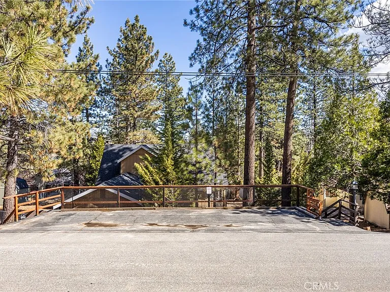 547 Chipmunk Ln — Photo 21