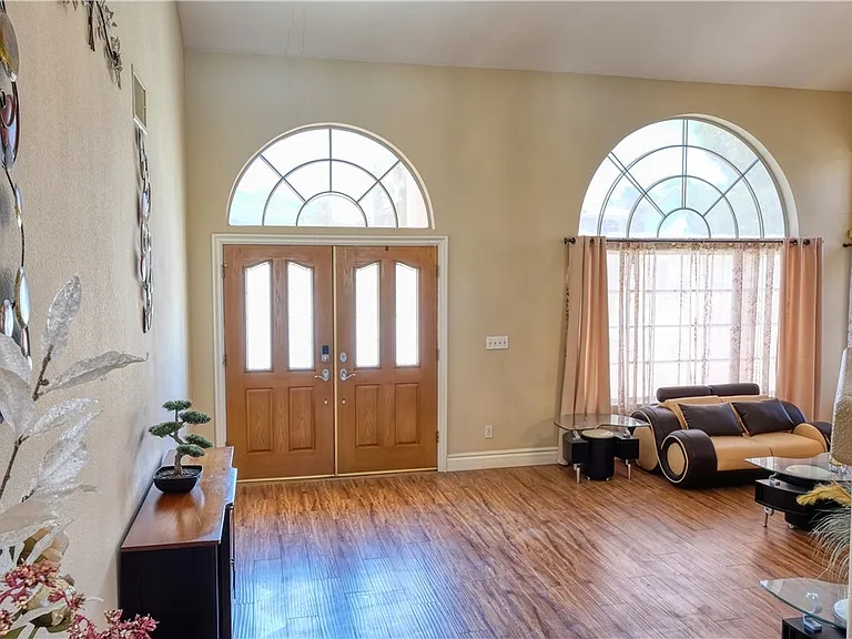 3704 N Campbell Rd — Photo 5
